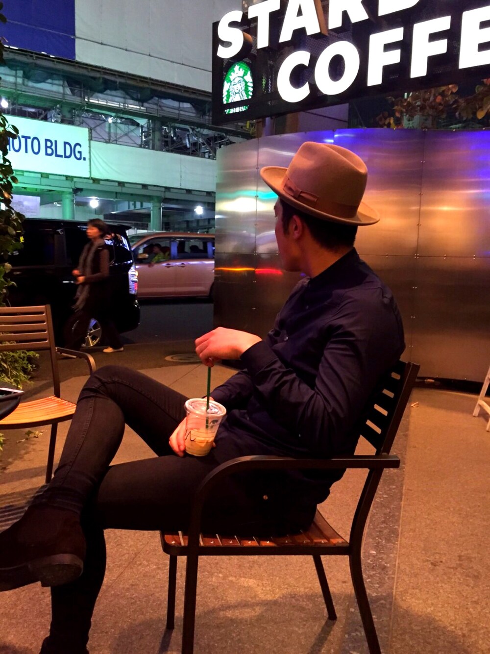 「omotesando」｜「NEW YORK HATのアイテム（ハット、ベージュ系）」を使った、louissy_さん（メンズ・173cm）の春コーディネートの1枚目の写真