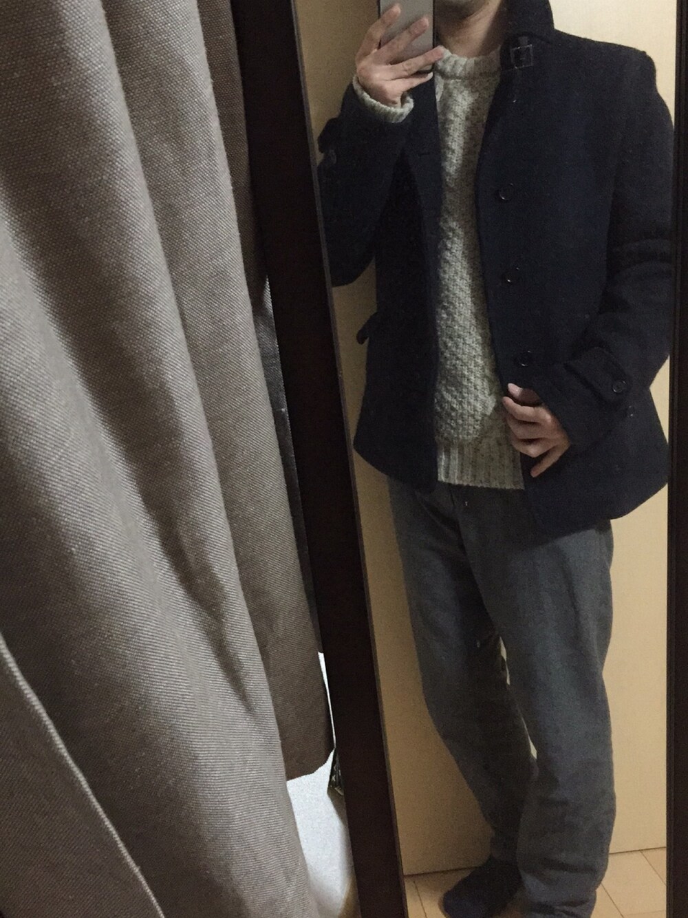 「きれいめカジュアル」｜「SHIPSのネイビーのシングルボタンピーコート（ピーコート、ブルー系）」を使った、yutabさん（メンズ・164cm）の冬コーディネートの1枚目の写真
