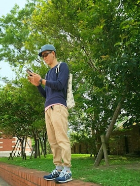 「ROKX（ロックス）のアイテム（チノパンツ）」を使った、サンディさん（メンズ・177cm）の夏コーディネート