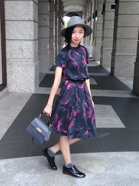 「アイテム（クラッチバッグ、グレー系）」を使った、Ravenさん（レディース・170cm）の冬コーディネート