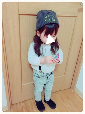 「H&M（エイチ・アンド・エム）のアイテム（デニムパンツ、グレー系）」を使った、Rさん（キッズ・90cm）の春コーディネート