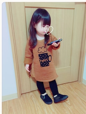 「韓国子供服のアイテム（ワンピース、ブラウン系）」を使った、Rさん（キッズ・90cm）の春コーディネート