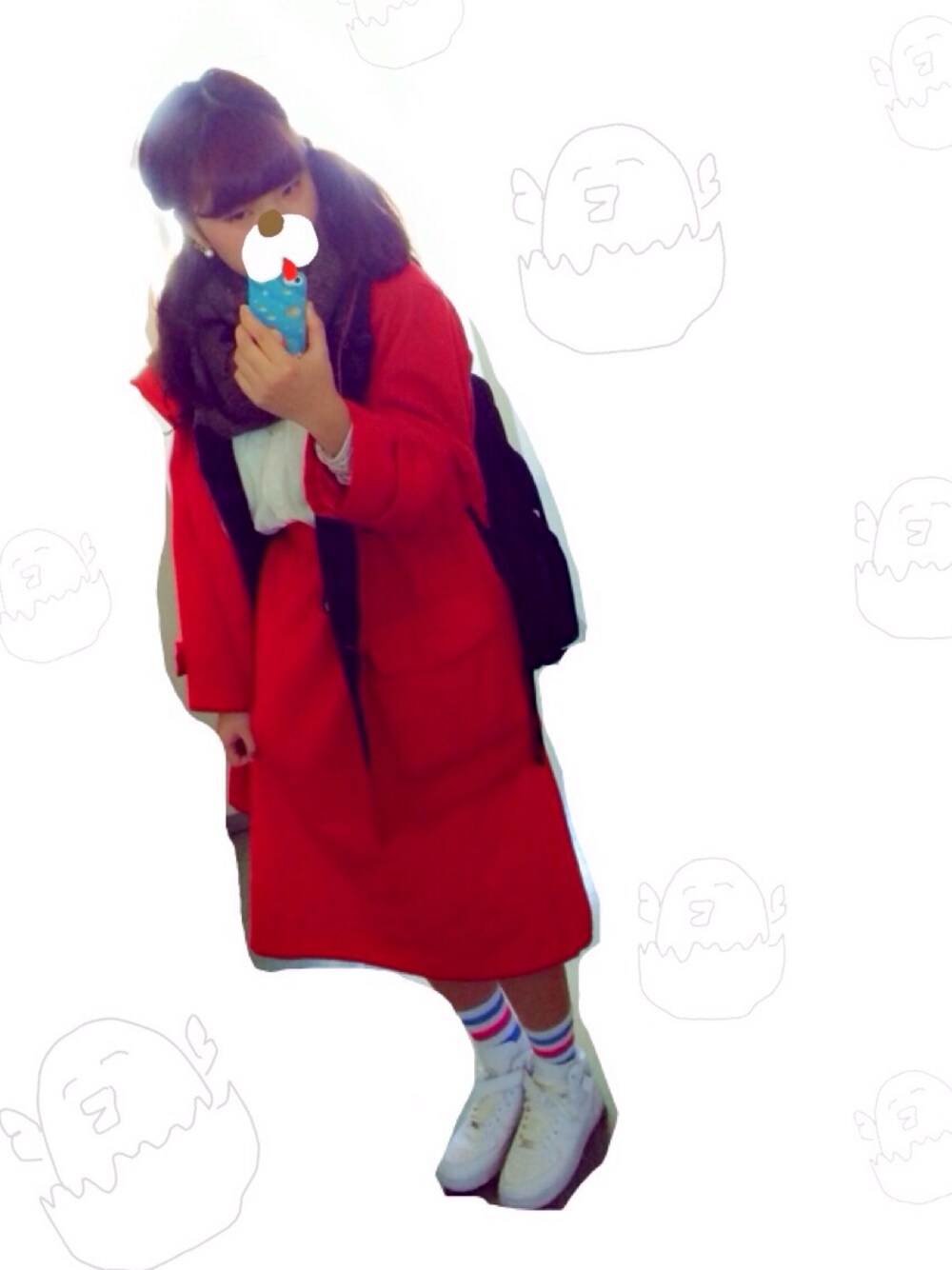 「古着、赤、ナイキ、ハイカットスニーカー、赤コート」｜「no brandのアイテム（シャツ/ブラウス、ホワイト系）」を使った、もぐもぐさん（レディース・167cm）の冬コーディネートの1枚目の写真