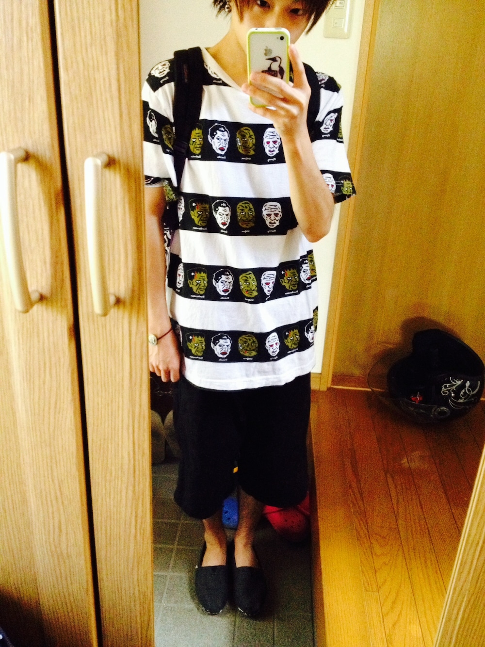 「ライブ」｜「BROWNYのアイテム（Tシャツ/カットソー、ブラック系）」を使った、PYOMSさん（メンズ・164cm）の秋コーディネートの1枚目の写真