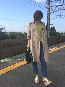 「蛍光カラー」｜「アイテム（トレンチコート）」を使った、makicoさん（レディース・160cm）の春コーディネート