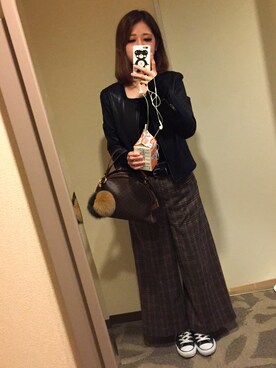 「CELINE（セリーヌ）のアイテム（Handbag、ブラウン系）」を使った、anderさん（レディース・158cm）の秋コーディネート