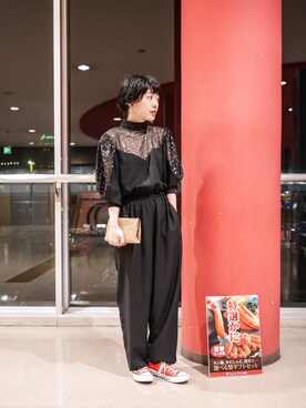 mami is wearing VINTAGE "spellのヴィンテージロンパース"