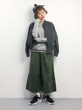 「ゆるカジ」｜「アイテム（スウェット）」を使った、チョコビさん（レディース・154cm）の春コーディネート