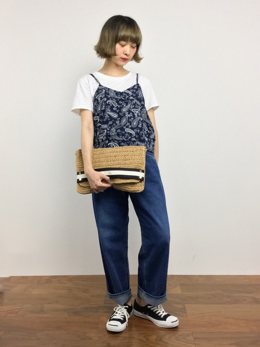「WEGO、デニムパンツ、ペイズリー、ロールアップ、キャミソール、パンツスタイル、低身長、ボブ、キャミ×Tシャツ、チビーズ✳︎」｜「WEGOのWEGO/ペイズリーキャミソール（キャミソール、ブルー系）」を使った、チョコビさん（レディース・154cm）の夏コーディネートの1枚目の写真