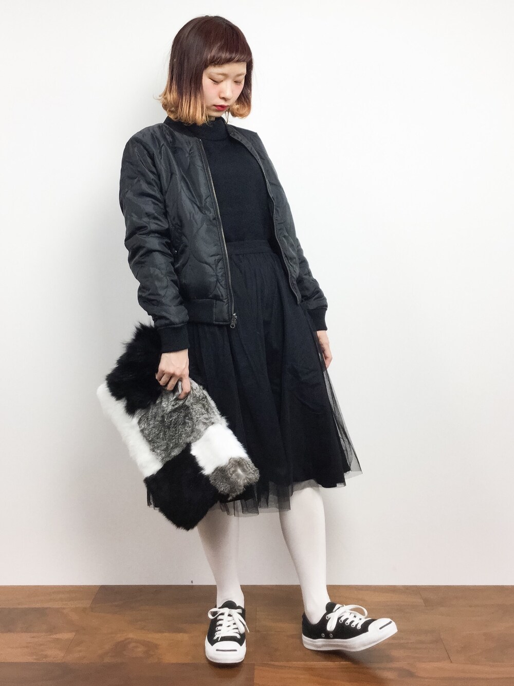 「ブルゾン、MA-1、ブラックコーデ、オールブラック、チュールスカート、休日スタイル、ボブ、黒コーデ、ちょこびおすすめ、ブラックちょこび」｜「LOWRYS FARMの１２ＧキノウＷフェイスプルオーバー　727986 （ニット/セーター、ブラック系）」を使った、チョコビさん（レディース・154cm）の秋コーディネートの1枚目の写真