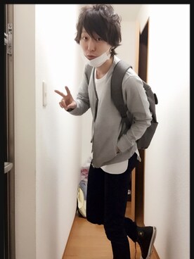 「ノーカラー」｜「アイテム（腕時計）」を使った、たつやたつやさん（メンズ・165cm）の秋コーディネート