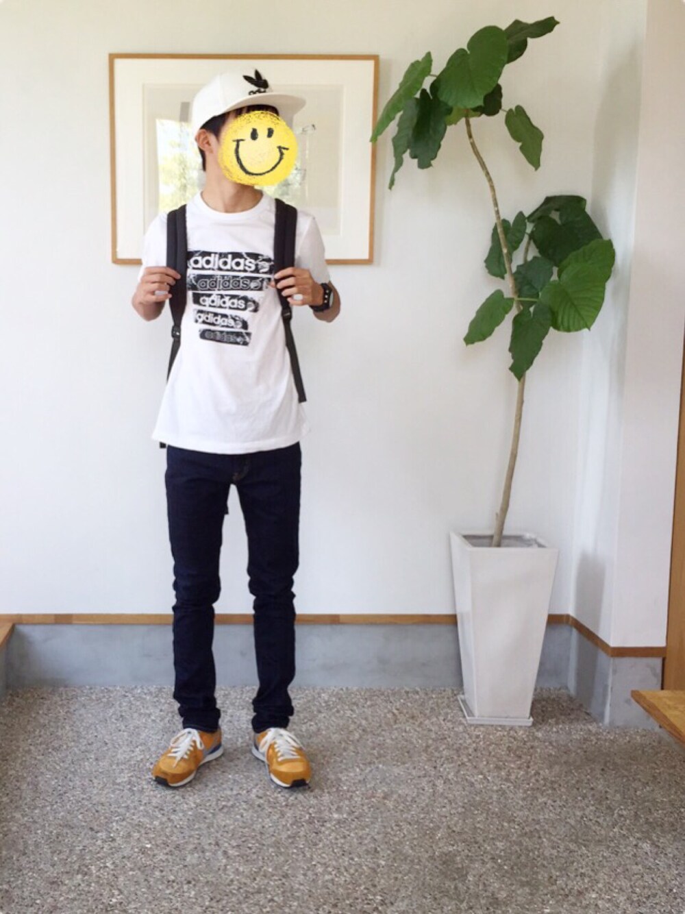 「スポーツミックス、服バカ秋の大運動会、スニーカー、キャップ、adidas、デニム、白Tシャツ、NIKE、シンプル、ラブ＆ピース2015」｜「NIKEのNIKE Low-tops & trainers（スニーカー、オレンジ系）」を使った、ぺーたーさん（メンズ・163cm）の秋コーディネートの1枚目の写真