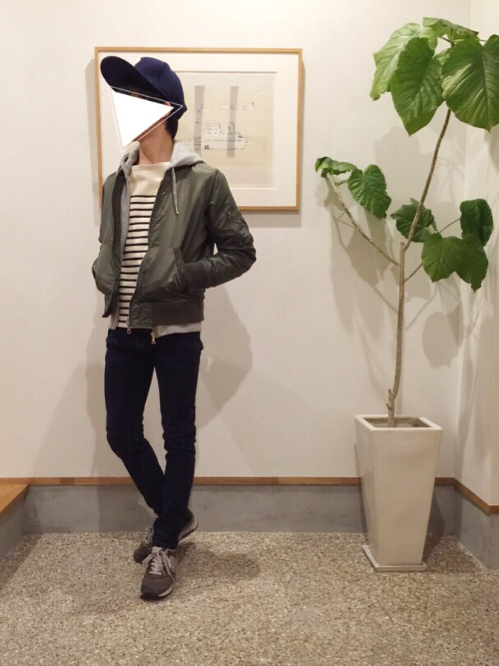「シンプル、シンプルコーデ、メンズチビーズ、高校生(岐阜)、ボーダー、パーカー、MA-1、デニム、スニーカー、MA-1祭り」｜「GUの（GU）スウェットフルジップパーカ（長袖）Ａ（トップス、グレー系）」を使った、ぺーたーさん（メンズ・163cm）の冬コーディネートの1枚目の写真