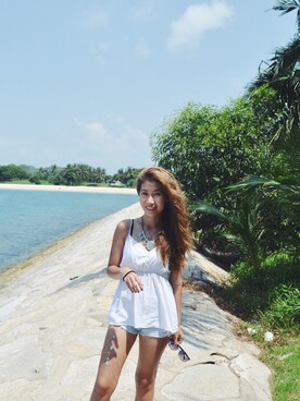「Ray-Ban（レイバン）のアイテム（サングラス、パープル系）」を使った、Xannelle Huiping Lokさん（レディース・153cm）の夏コーディネート