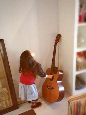 「アイテム（ベスト、レッド系）」を使った、kateさん（キッズ・90cm）の冬コーディネート