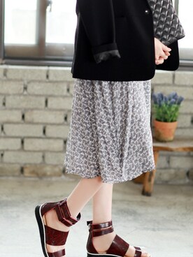 「アイテム（サンダル、オレンジ系）」を使った、SOVOMALLさん（レディース・165cm）の春コーディネート