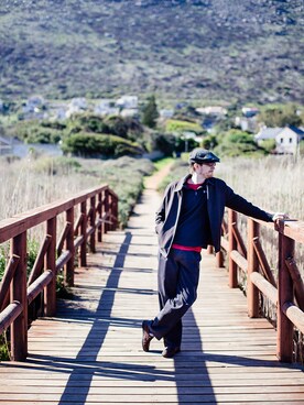 「wearsg」｜「アイテム（Tシャツ/カットソー）」を使った、Scottさん（メンズ・183cm）の秋コーディネート