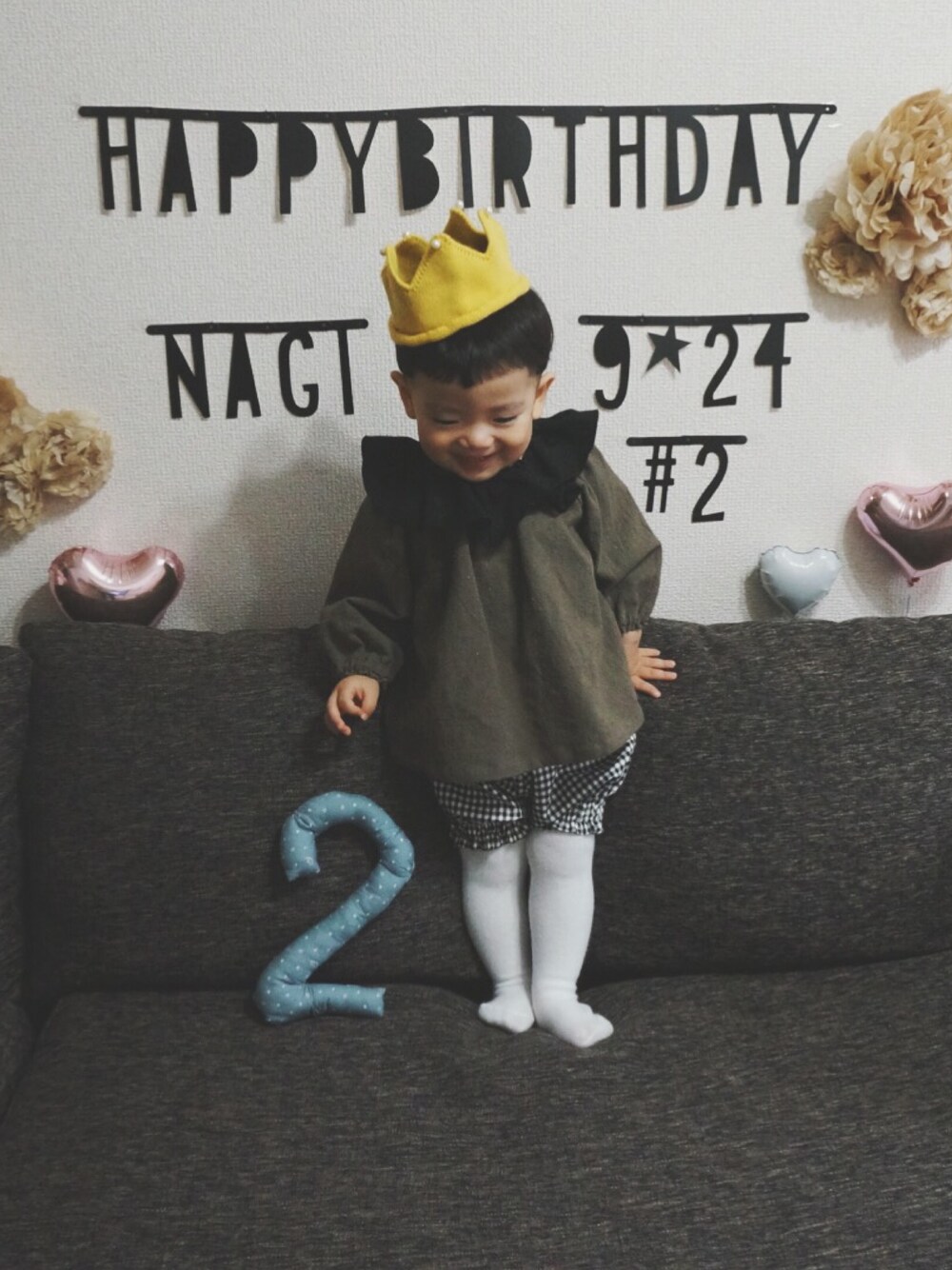 「誕生日、誕生日コーデ、かぼちゃパンツ、チェック、2歳、ブラウス、フリル、王子様コーデ、カーキ、秋色」｜「PAIKARのアイテム（シャツ/ブラウス、グリーン系）」を使った、__narukoさん（キッズ・90cm）の秋コーディネートの1枚目の写真