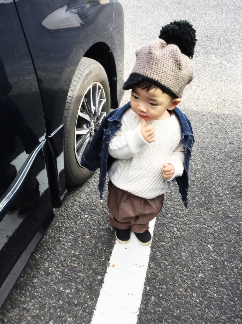 「ニット、ニット帽、babygap、キッズファッション、デニムジャケット、男の子、シンプル」｜「Handmadeのアイテム（ニットキャップ/ビーニー、ベージュ系）」を使った、__narukoさん（キッズ・90cm）の秋コーディネートの1枚目の写真