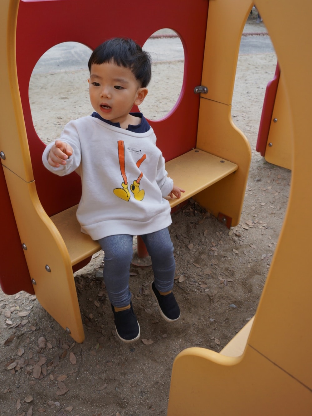 「WEAR1年記念、bobochoses、ゆるコーデ、2歳、オールドネイビー、息子コーデ」｜「green label relaxingの【KIDS】 バックボーダー ノースリーブ（Tシャツ/カットソー、ブルー系）」を使った、__narukoさん（キッズ・90cm）の秋コーディネートの1枚目の写真