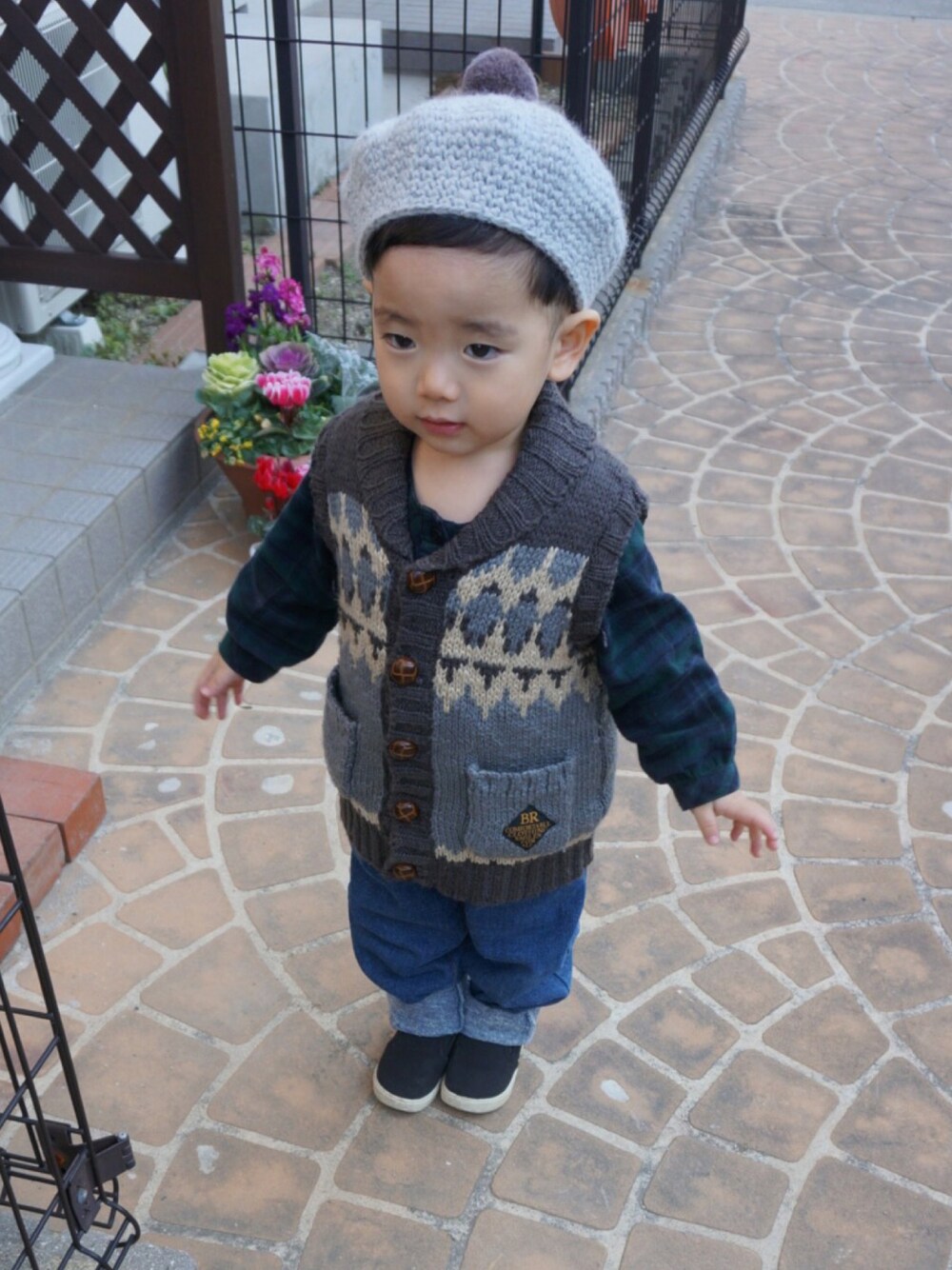 「大晦日、2015年、ラストWEAR、来年もよろしくお願いします、カウチンベスト、2歳、男の子、チェック、よいお年を、息子コーデ」｜「romchameのアイテム（ハンチング/ベレー帽、グレー系）」を使った、__narukoさん（キッズ・90cm）の冬コーディネートの1枚目の写真