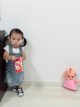「白トップス」｜「アイテム（サロペット/オーバーオール）」を使った、iro-iroさん（キッズ・70cm）の夏コーディネート