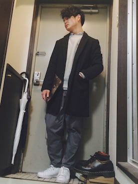 「オールグレー」｜「アイテム（腕時計）」を使った、Syouさん（メンズ・170cm）の冬コーディネート