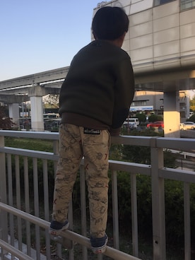 「WILD THINGS（ワイルドシングス）のアイテム（パンツ）」を使った、GENDAIさん（キッズ・100cm）の秋コーディネート