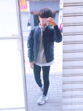 「UNIQLO（ユニクロ）のアイテム（その他トップス、グレー系）」を使った、ゲーリーさん（メンズ・171cm）の秋コーディネート