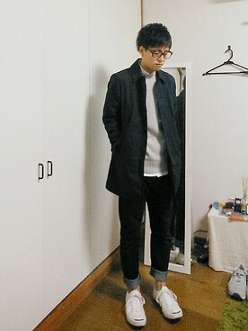 「白いスニーカー」｜「アイテム（ステンカラーコート）」を使った、まいけるさんさん（メンズ・165cm）の秋コーディネート