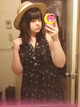 Elizabeth Bledsoeさんのコーディネート