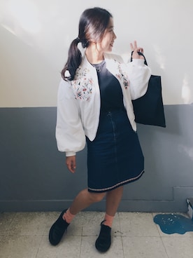 「Dr. Martens（ドクターマーチン）のアイテム（シューズ、ブラック系）」を使った、Annie Yoan Chenさん（レディース）の秋コーディネート