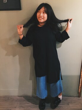「Dr. Martens（ドクターマーチン）のアイテム（シューズ、ブラック系）」を使った、Annie Yoan Chenさん（レディース）の秋コーディネート