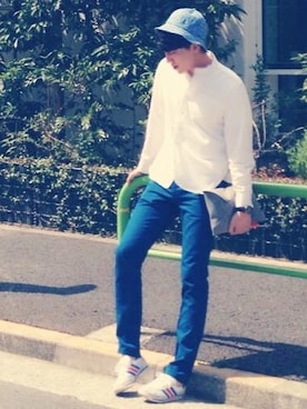 「アイテム（クラッチバッグ、グレー系）」を使った、이히재さん（メンズ・180cm）の冬コーディネート