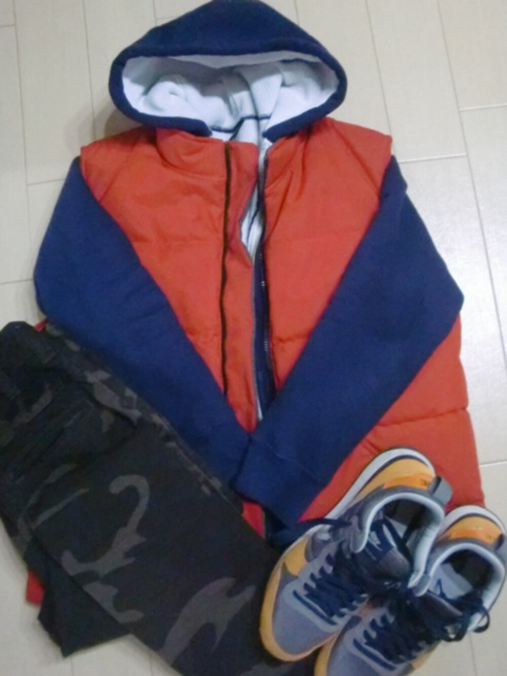 「カジュアル、APC、Hysteric Glamour、CAMBER、NIKE INTERNATIONALIST、秋 冬」｜「CAMBERのCAMBER/キャンバー 12oz ジップフードパーカー（パーカー、ブルー系）」を使った、RYOさん（メンズ・172cm）の秋コーディネートの1枚目の写真