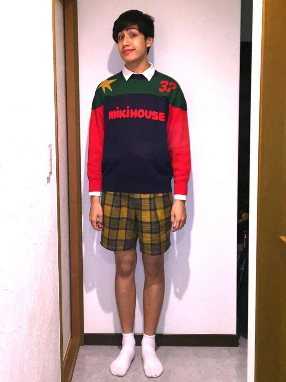 「ミキハウス、mikihouse、古着、チェックパンツ、原宿、けみお」｜「MIKI HOUSEのアイテム（ニット/セーター、ブルー系）」を使った、けみおさん（メンズ・193cm）の春コーディネートの1枚目の写真