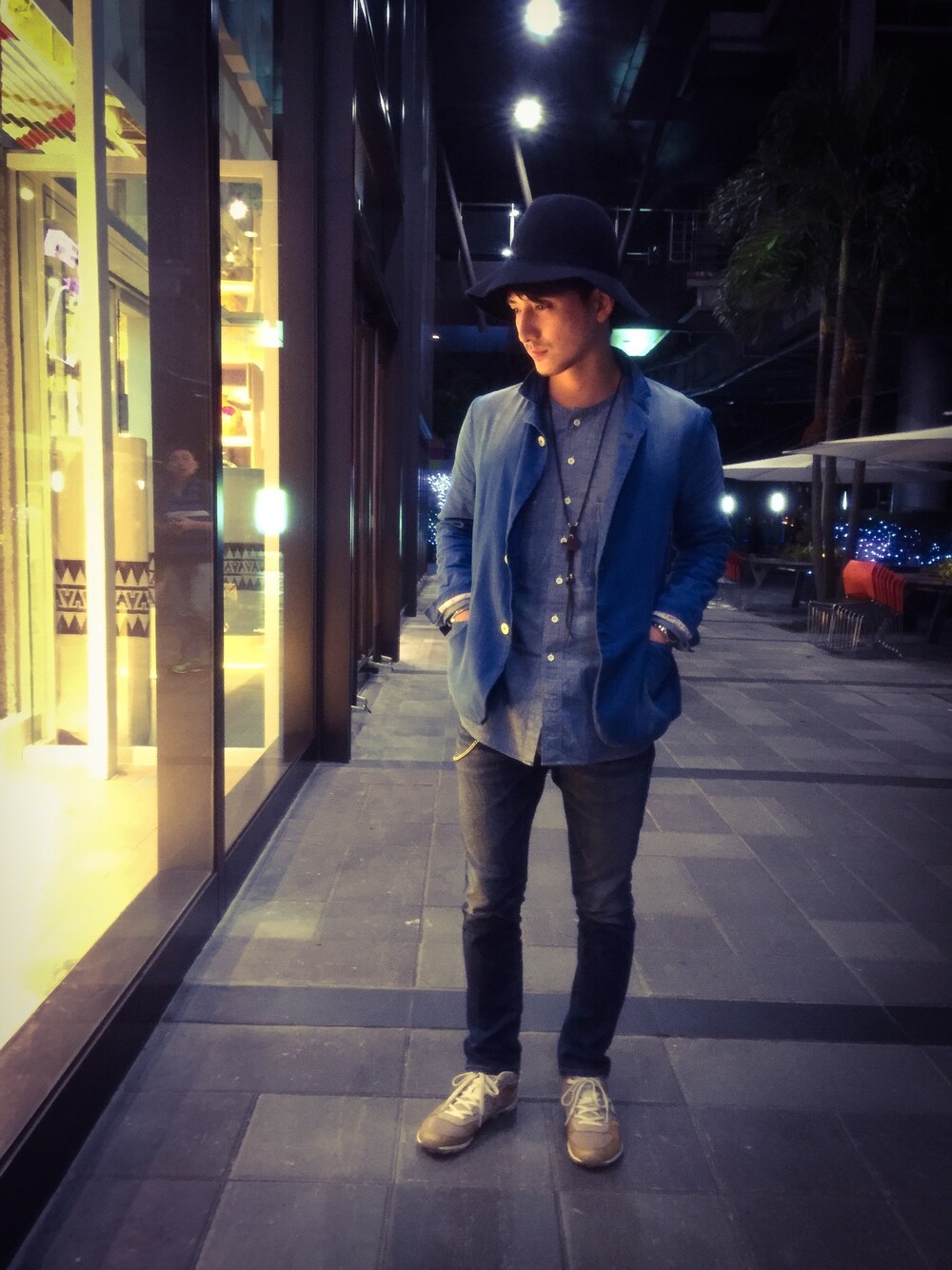 「nonnative」｜「uniform experimentのアイテム（帽子、ブルー系）」を使った、彭博劭さん（メンズ・175cm）の秋コーディネートの1枚目の写真