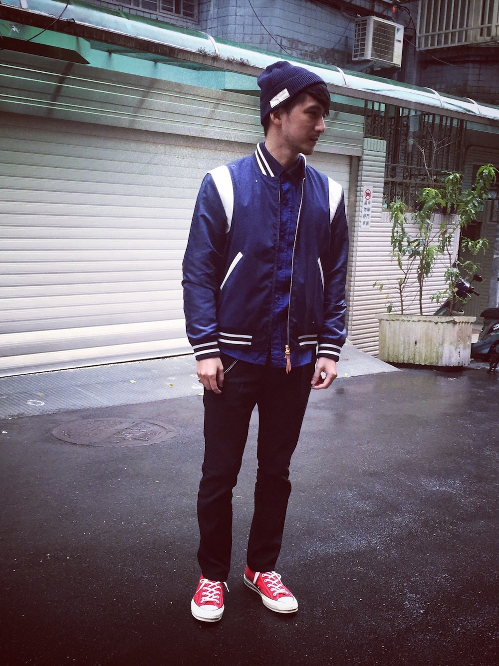 「nanamica、TENDERLOIN」｜「nanamicaのアイテム（スタジャン、ブルー系）」を使った、彭博劭さん（メンズ・175cm）の秋コーディネートの1枚目の写真
