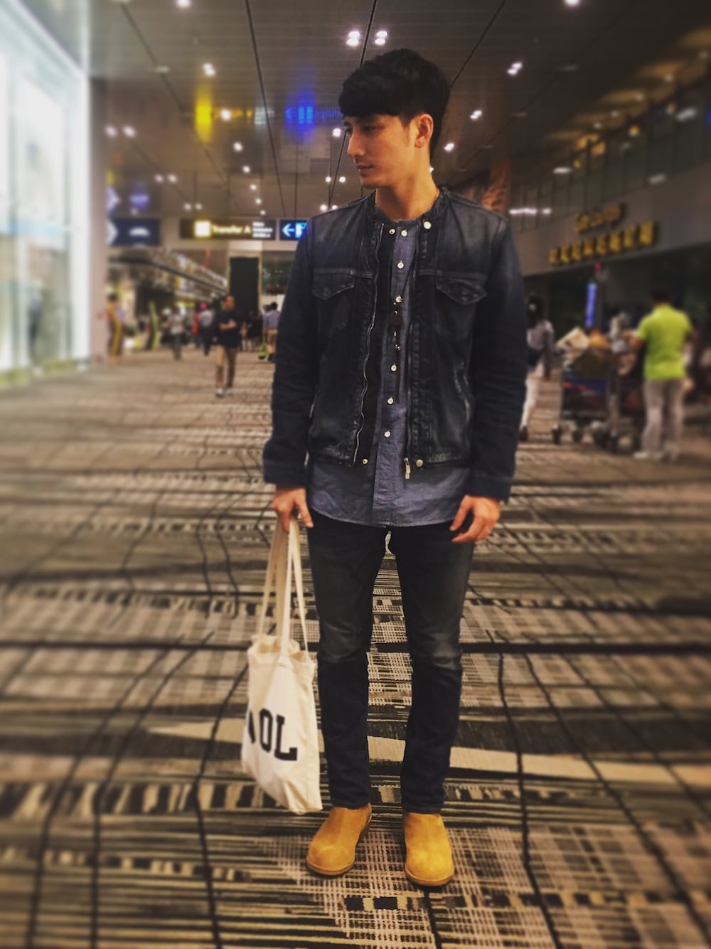 「nonnative、thePOOL aoyama」｜「nonnativeのアイテム（デニムジャケット、ブルー系）」を使った、彭博劭さん（メンズ・175cm）の秋コーディネートの1枚目の写真