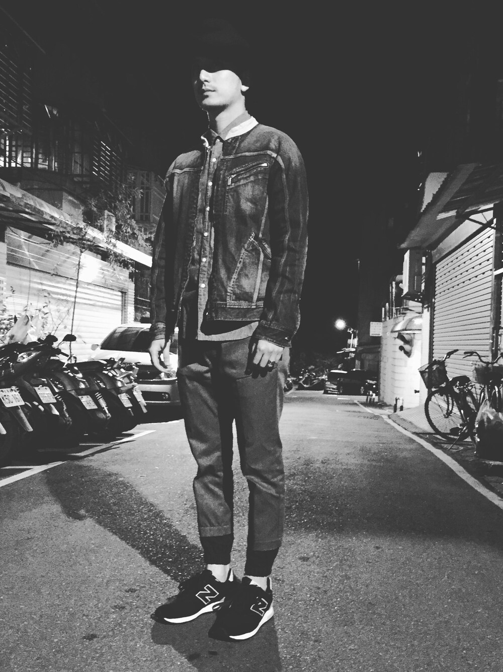 「nanamica、nonnative、New Balance、Taiwan」｜「nonnativeのアイテム（デニムジャケット、ブルー系）」を使った、彭博劭さん（メンズ・175cm）の冬コーディネートの1枚目の写真