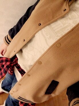 「アイテム（スタジャン、ブラウン系）」を使った、ことみさん（レディース・161cm）の秋コーディネート