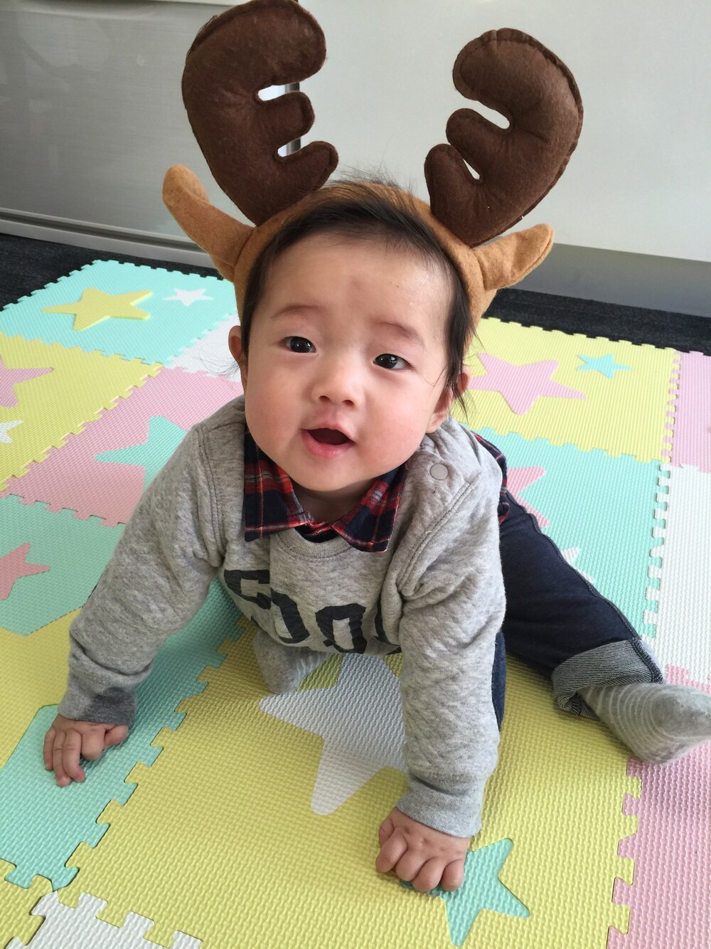 「赤ちゃん、男の子、０歳、５ヶ月、トナカイ、チェックシャツ」｜「babyGAPのアイテム（シャツ/ブラウス、その他）」を使った、Ｋ×Ｓ˙ᵕ˙♡さん（キッズ・70cm）の冬コーディネートの1枚目の写真