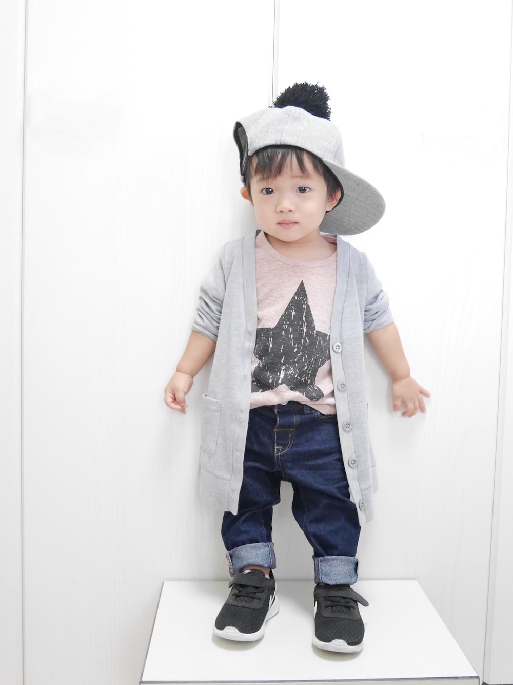 「おとこのこ、1歳、1歳3ヶ月、子供カッコイイ、リンクコーデし隊。、キャップ部」｜「NIKEのNIKE / TANJUN (TDV)（スニーカー、ブラック系）」を使った、Ｋ×Ｓ˙ᵕ˙♡さん（キッズ・70cm）の秋コーディネートの1枚目の写真