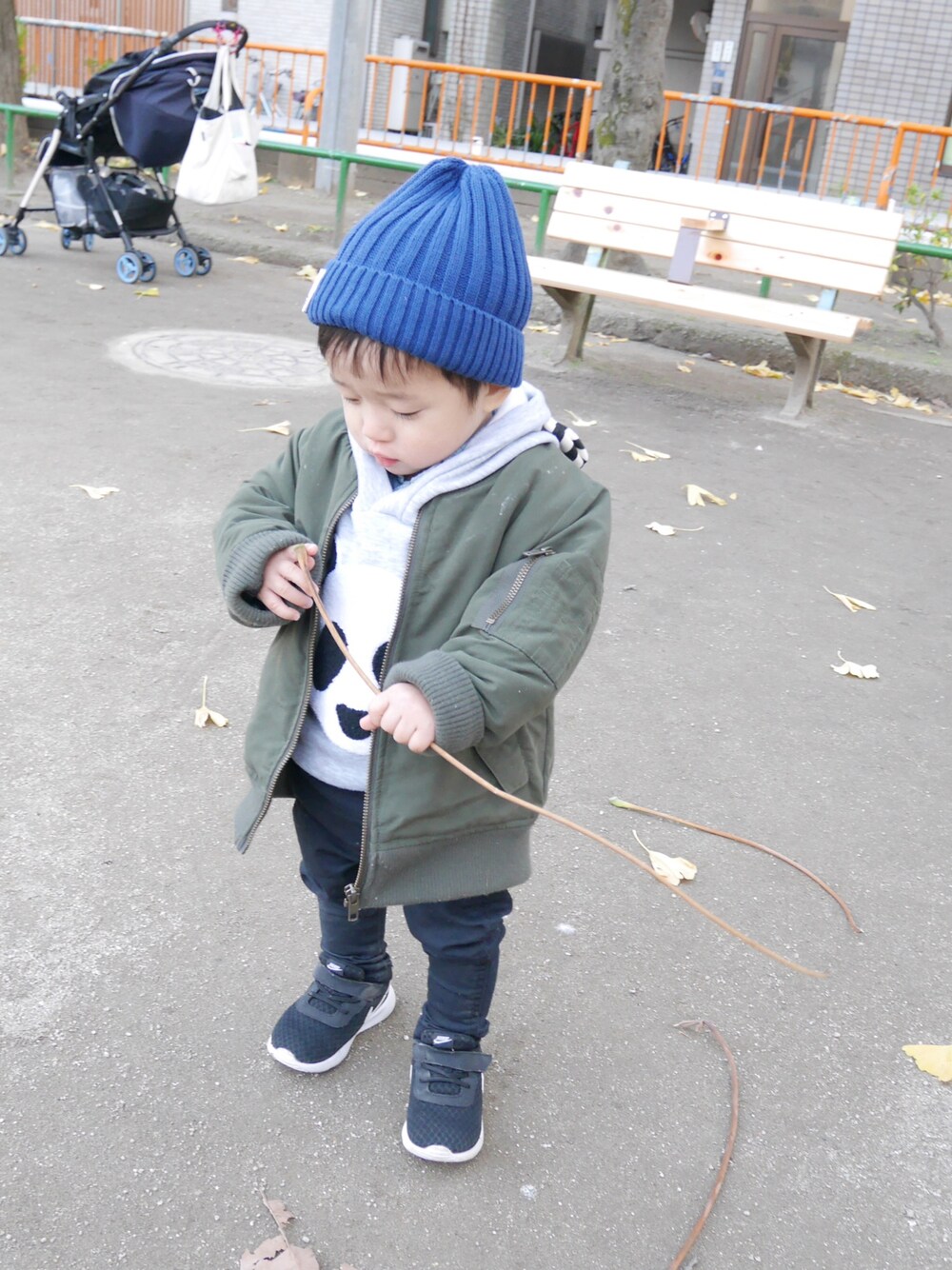 「キッズコーデ、冬コーデ、おとこのこ、1歳5ヶ月、子供カッコイイ、ニット帽」｜「GLOBAL WORKの【キッズ】ナカワタMA-1/7008992（MA-1、グリーン系）」を使った、Ｋ×Ｓ˙ᵕ˙♡さん（キッズ・80cm）の冬コーディネートの1枚目の写真