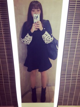 「N°21（ヌメロ ヴェントゥーノ）のアイテム（スカート）」を使った、夏薇さん（レディース・168cm）の秋コーディネート