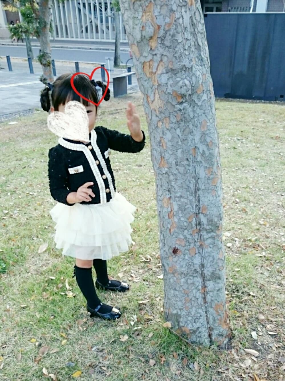 「新入生おめでとう！フェス、フェススタイル、入園式、入学式、セレモニー、シャネル風、ツイード、チュールスカート、おんなのこ、春」｜「Koreaのアイテム（セットアップ、ブラック系）」を使った、りーな¨̮*さん（キッズ・100cm）の春コーディネートの1枚目の写真