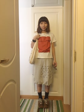 「TODAY'S SPECIAL（トゥデイズスペシャル）のアイテム（クラッチバッグ）」を使った、Lindsayさん（レディース・163cm）の春コーディネート