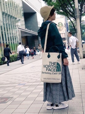 「アイテム（ナイロンジャケット、グリーン系）」を使った、なみほさん（レディース・156cm）の夏コーディネート