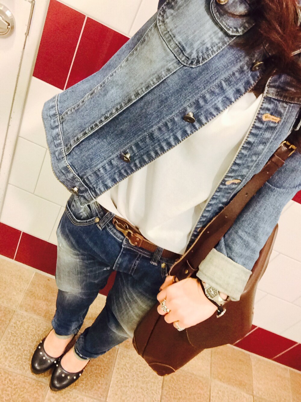 「シンプル、デニムオンデニム」｜「SISLEYのデニムパンツ（デニムパンツ、ブルー系）」を使った、Sarah/サラさん（レディース・146cm）の春コーディネートの1枚目の写真