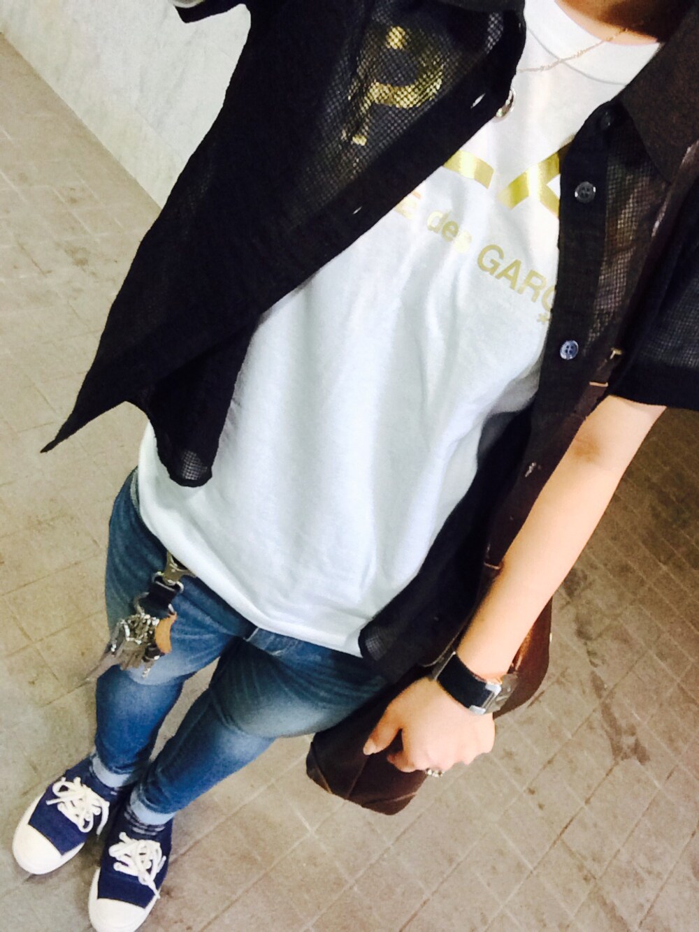 「デニム、シンプル、マニッシュ、ギャルソン、オーガンジー」｜「PLAY COMME des GARCONSのTシャツ（Tシャツ/カットソー、ホワイト系）」を使った、Sarah/サラさん（レディース・146cm）の夏コーディネートの1枚目の写真